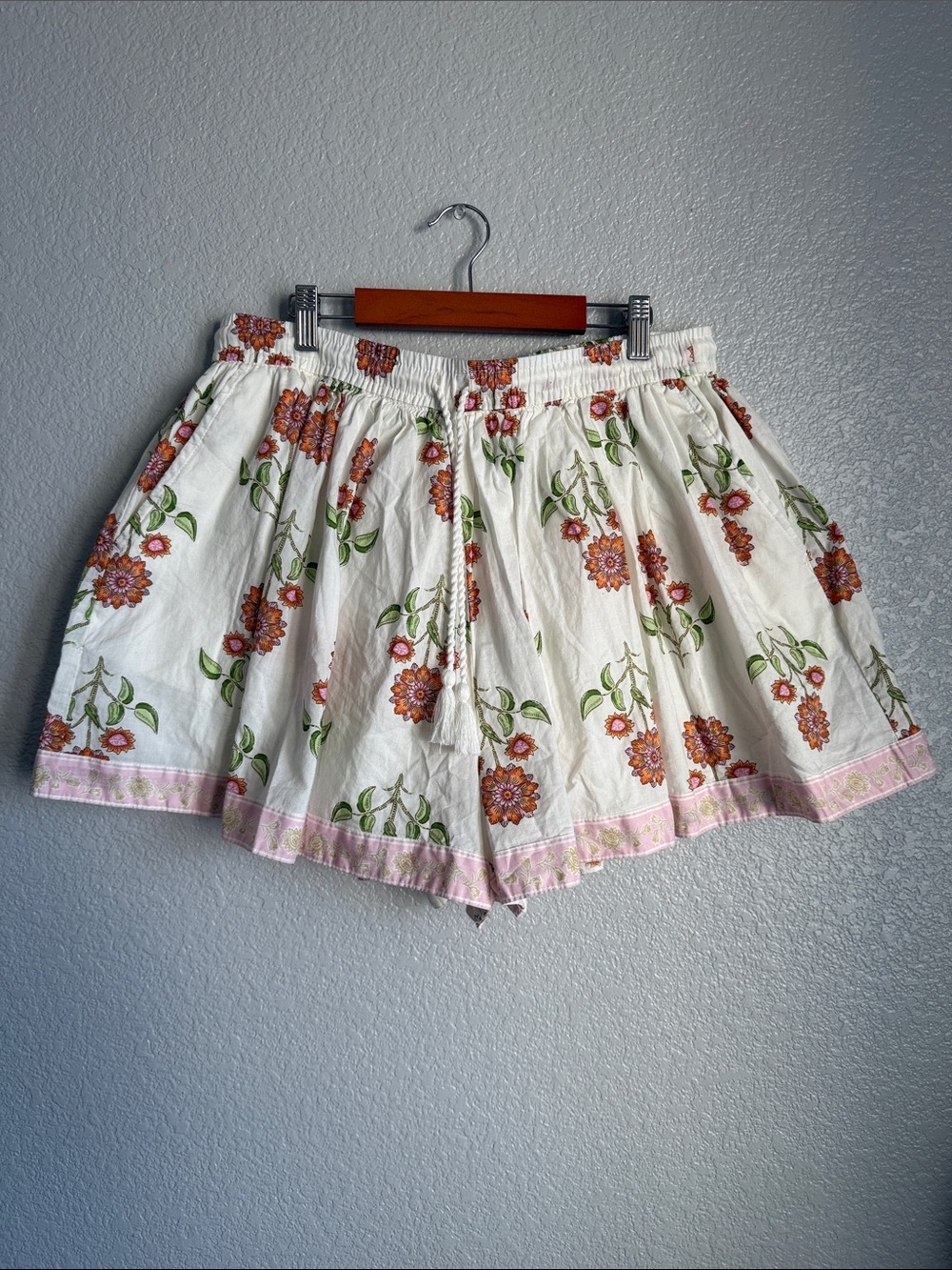 Old Navy White Floral Skort with Pink Hem and Orange Blooms - Picture 2 of 9